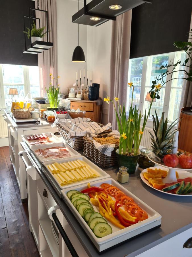 Missionshuset Bed & Breakfast Сандхамн Экстерьер фото